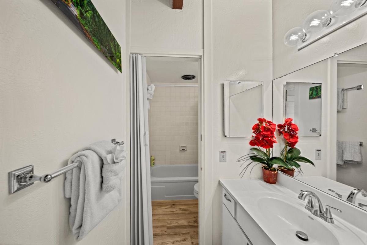 Newly Upgraded 1Br Unit Near Beach Max Of 5 Guests Kailua-Kona Luaran gambar