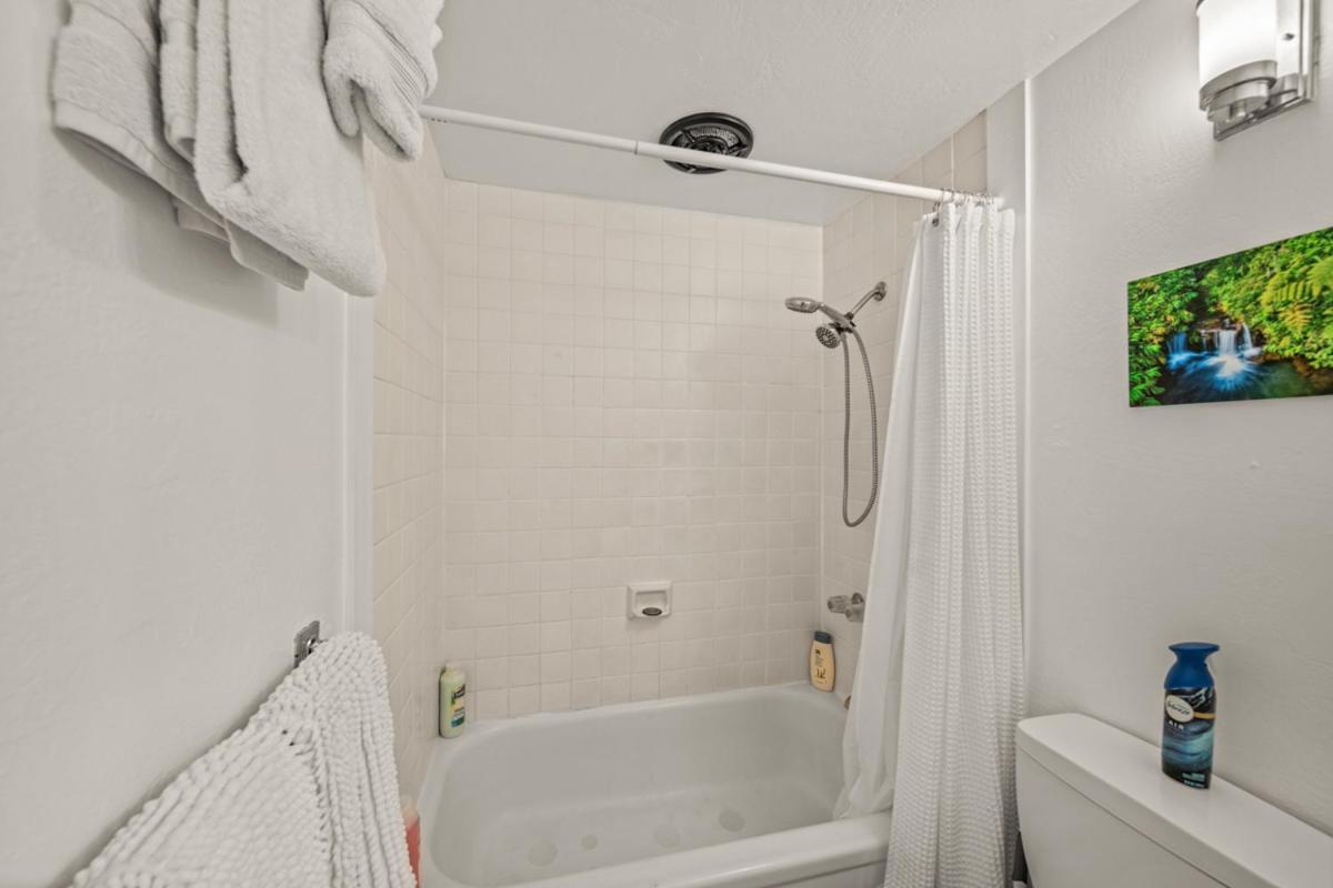 Newly Upgraded 1Br Unit Near Beach Max Of 5 Guests Kailua-Kona Luaran gambar